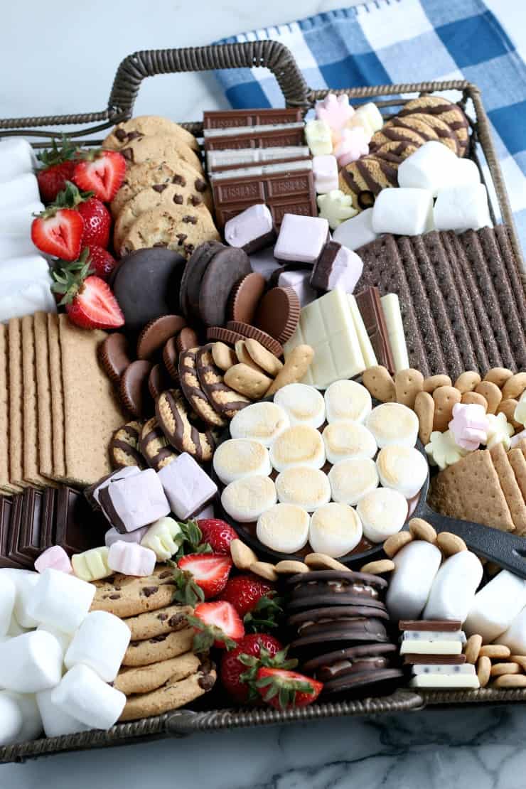 How To Make A Simple S Mores Dessert Board Simple Party Food How To Make A Simple S Mores Dessert Board Simple Party Food